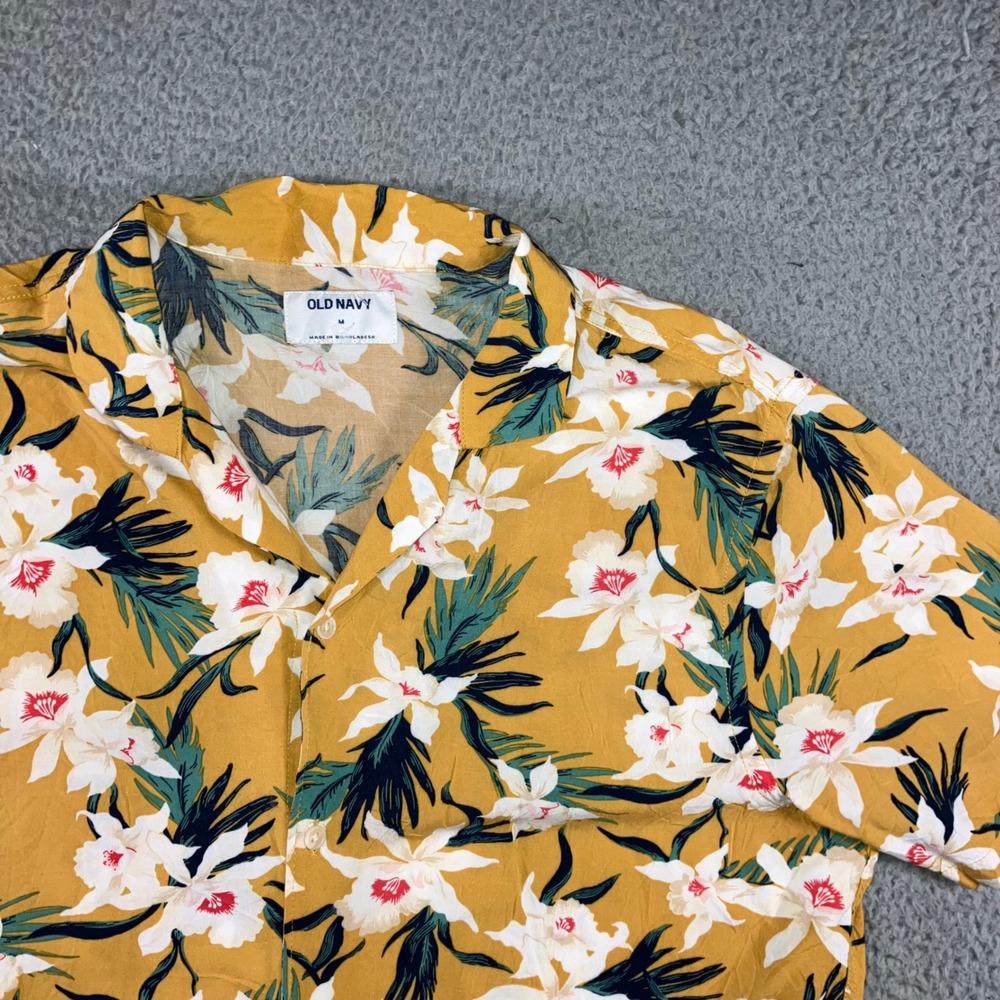 Old Navy Hawaiian Shirt Men M Mustard Yellow Floral Tropical Rayon Vaca Beach